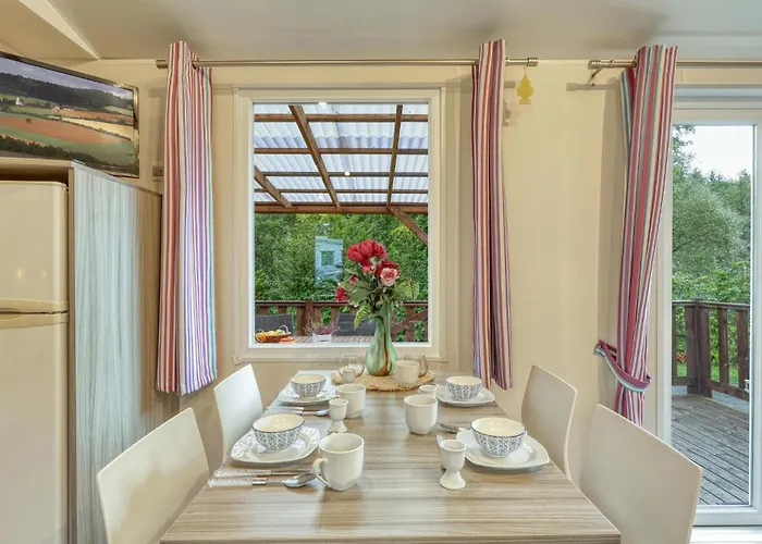 Lovely Stacaravan In キャンプ場 3*