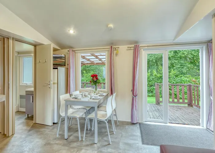 Lovely Stacaravan In キャンプ場 3*